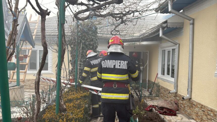 incendiu la o locuinta din judetul tulcea doi varstnici sunt evaluati de echipajele medicale 67a4d133bc1c0