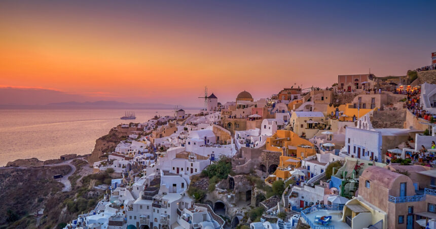 insula santorini zguduita de 21 500 de seisme in ultimele trei saptamani specialistii nu exclud riscul unui cutremur major 67b7289cc4ba3