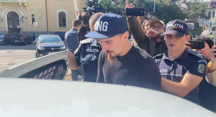 INTERCEPTĂRI Șacalul, discuții INCREDIBILE cu un polițist din Năvodari: Ai grijă, greșești dacă mă consideri un fraier 1 interceptari sacalul discutii incredibile cu un politist din navodari vezi ca gresesti daca ma treci la fraier 67ade8a5243ec