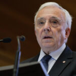 isarescu nu e cazul sa se deprecieze cursul pentru ca avem o gramada de tensiuni un razboi comercial sua ue va crea recesiune 67b3864ab6e43