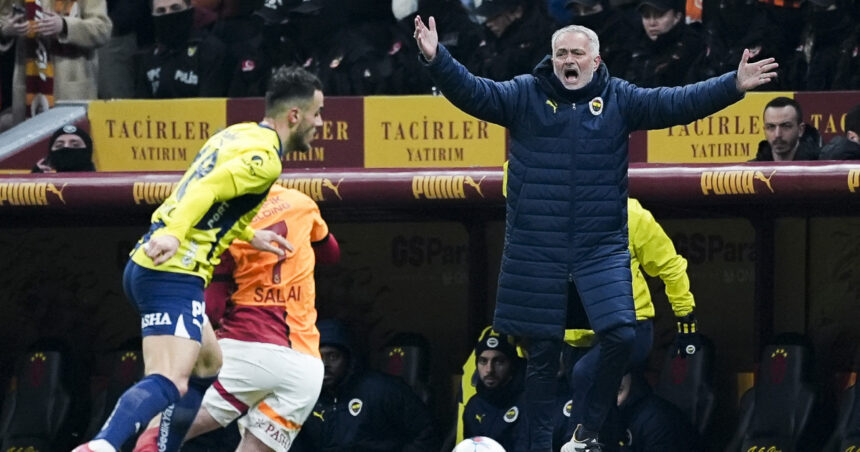 jose mourinho vizat de o plangere penala in turcia dupa ce i a facut maimute pe jucatorii de la galatasaray 67bdd43299b7e