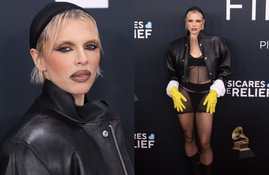 julia fox a uitat ca e pe covorul rosu a venit imbracata la premiile grammy in lenjerie intima si manusi de bucatarie 67a0a979a467a