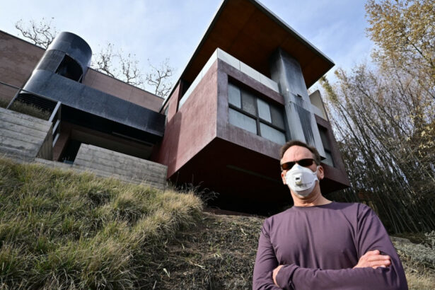 lectie de arhitectura printre ruinele din los angeles cum fost construita o casa rezistenta la foc care a ramas intacta dupa incendii 67a04ec20fe5a