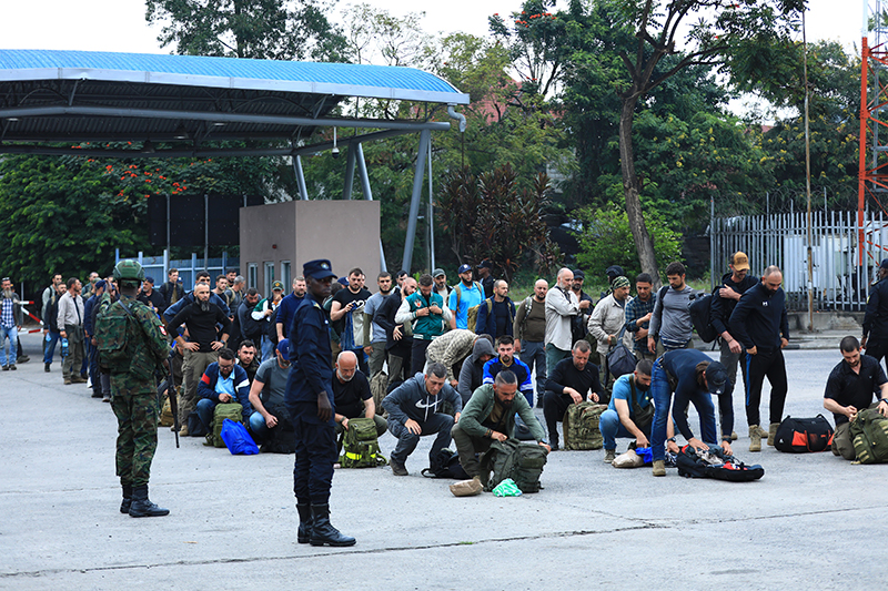 mapn intervine in cazul scandalului generat de cazul horatiu potra analizeaza implicarea militarilor romani in activitati de mercenariat 67c06ff22b2d7