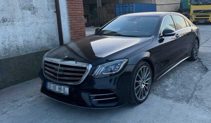 masina de lux cautata de autoritati descoperita de politisti la un control 67af9332d8a22