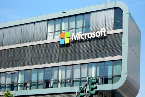microsoft va investi 700 milioane de dolari pentru a consolida securitatea cibernetica a poloniei 67b316196a788