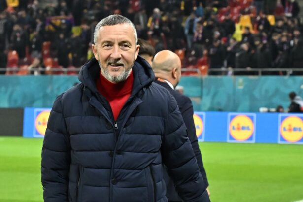 mihai stoica nu l a uitat pe marius sumudica ironie pentru antrenorul giulestenilor 67b8e37dde63b