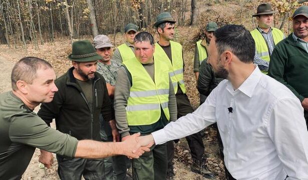 mircea fechet anunta ca a respins planul de reorganizarea a romsilva propus de conducere sa plece acasa toti cei care au asistat pasiv la declin reorganizarea romsilva incepe de sus in jos ministru 67a5c751575ff