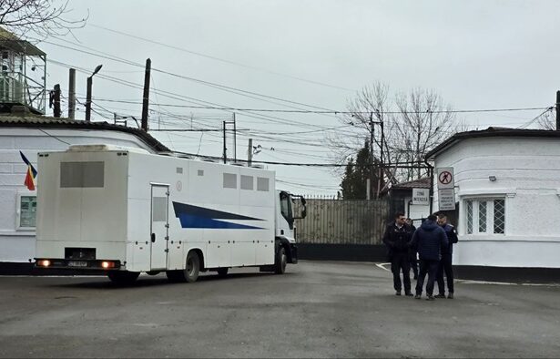 navodari tanar de 24 de ani prins si incarcerat la poarta alba dupa ce s a specializat in falsificarea de valori 679f4bffe8897