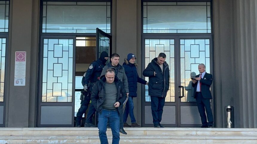 o parte din afaceristii retinuti initial de dna in dosarul coruptiei din port vor fi cercetati sub control judiciar cine sunt acestia 67bdd927aec8e