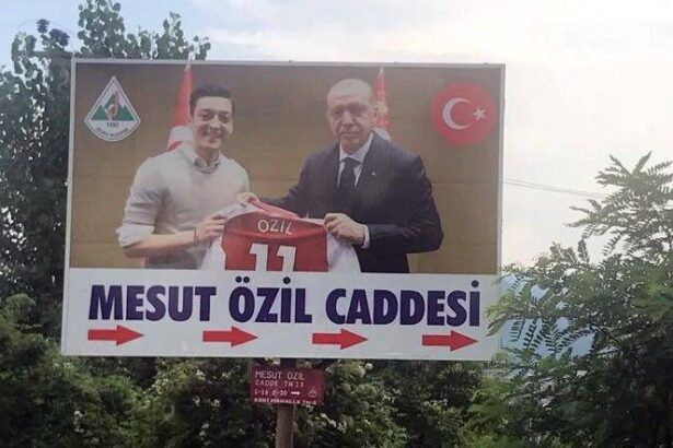 oficial mesut ozil in conducerea partidului lui recep tayyip erdogan cariera la nationala incheiata dupa afisarea cu controversatul politician 67bc3d38da5d7