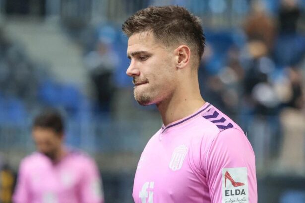 oficial ricardo grigore s a despartit de eldense 67a248a6bcede