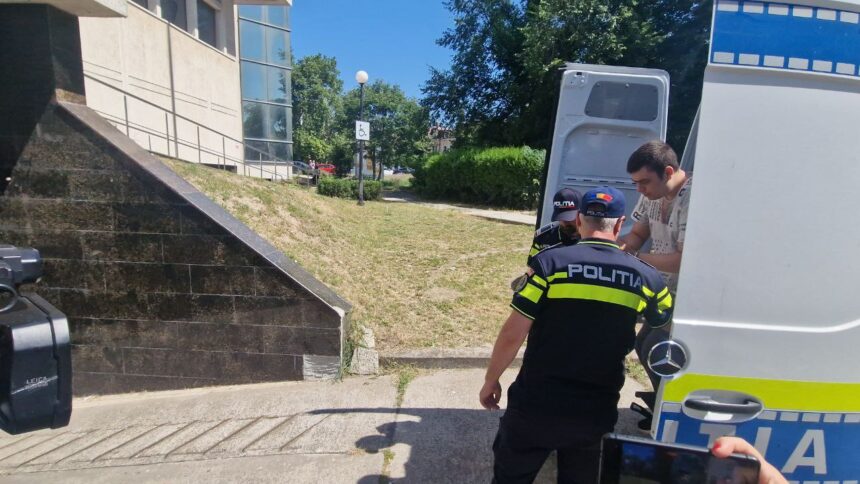 oficial studentul de ovidius acuzat ca si ar fi incendiat profesorul aproape liber 67a61bad04181
