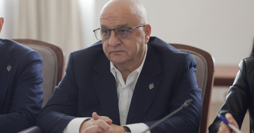 parlamentul a ales noii sefi ai comisiilor de control al sri si sie vicepresedintele comisiei sie recrutat de securitate in tinerete 67a1ed9ccf0ea