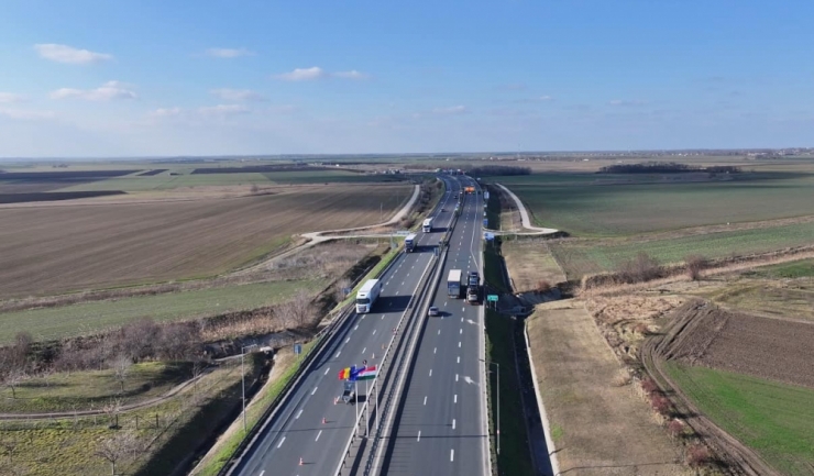 pe autostrada a1 intre ungaria si romania se circula pe autostrada in flux de trafic continuu 67bddf2158c4a