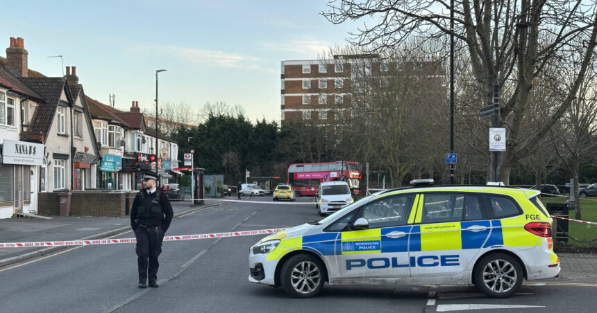 peste 160 de bombe neexplodate din al doilea razboi mondial au fost gasite sub un loc de joaca pentru copii in anglia 67ac79a80ffaf