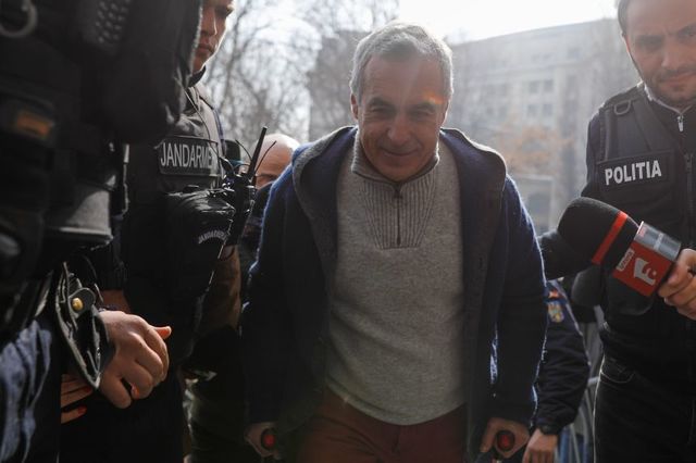 politistii au facut verificari la locuinta lui calin georgescu 67c01e45825d1