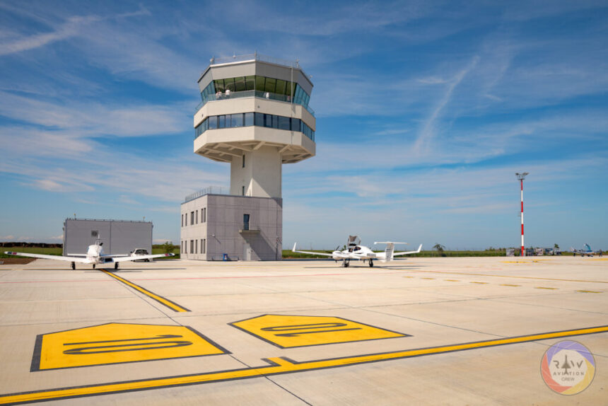 regional air services care detine aeroportul tuzla vrea sa se lipeasca de un contract de 39 milioane de lei de la transelectrica 67a04920352d3