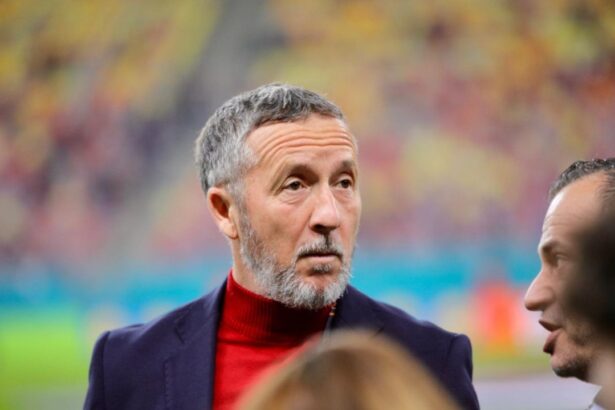 replica lui mihai stoica pentru sumudica si petrescu am auzit ca se plang unii de programare 67ac6b423b1a0