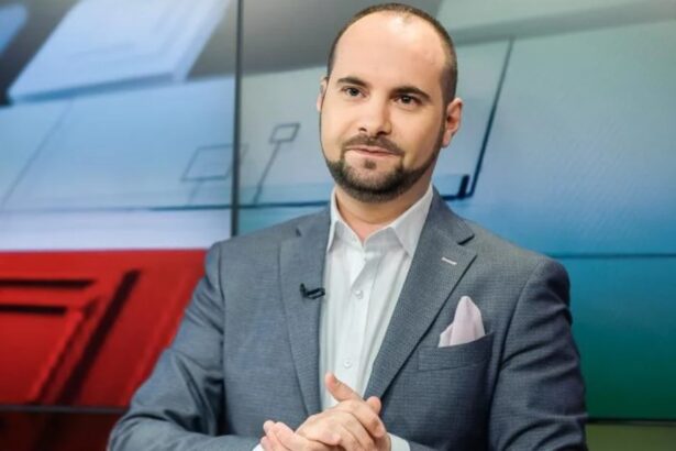 revenire la romania tv silviu manastire se intoarce in televiziune dupa doi ani de politica 67a364bd6933e