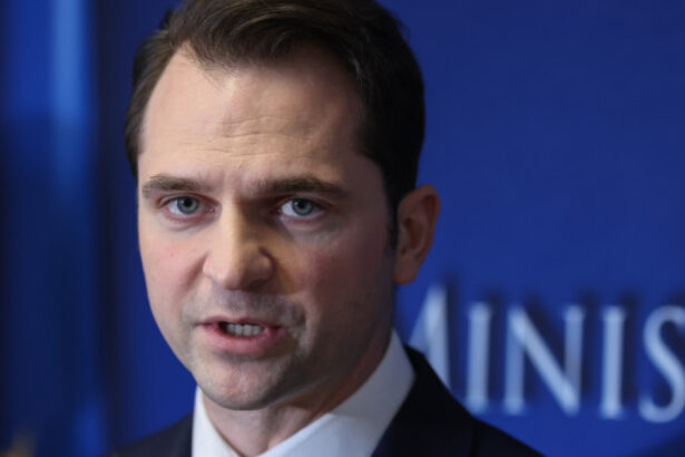 sebastian burduja ii raspunde lui nicusor dan primaria capitalei are datorii imense la elcen 67b5cdbd47c31