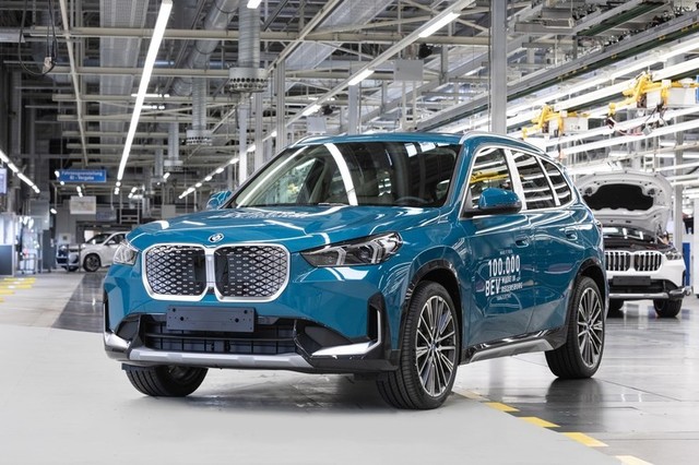 seful bmw spune ca producatorul ca va continua sa investeasca in autoturismele hibride si cu motoare cu combustie interna in paralel cu cele electrice 67aa175315bbf