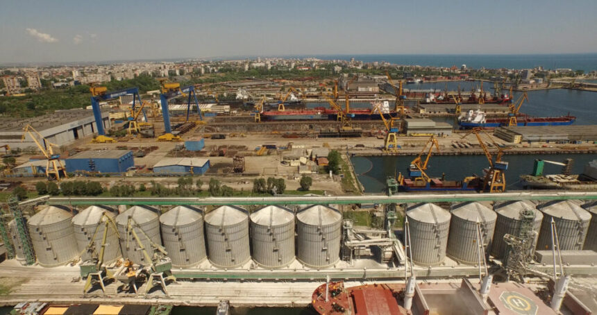 sindicalistii din cadrul federatiei trans conex port constanta ameninta ca intra in greva 67a11f80a9ebb