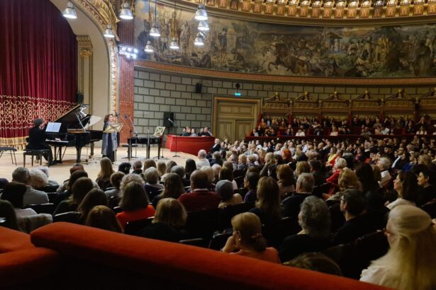 soprana leontina vaduva si pianistul catalin raducanu in turneul national bella voce bella musica la bucuresti iasi deva si brasov din 3 februarie 679eee5bd1c82