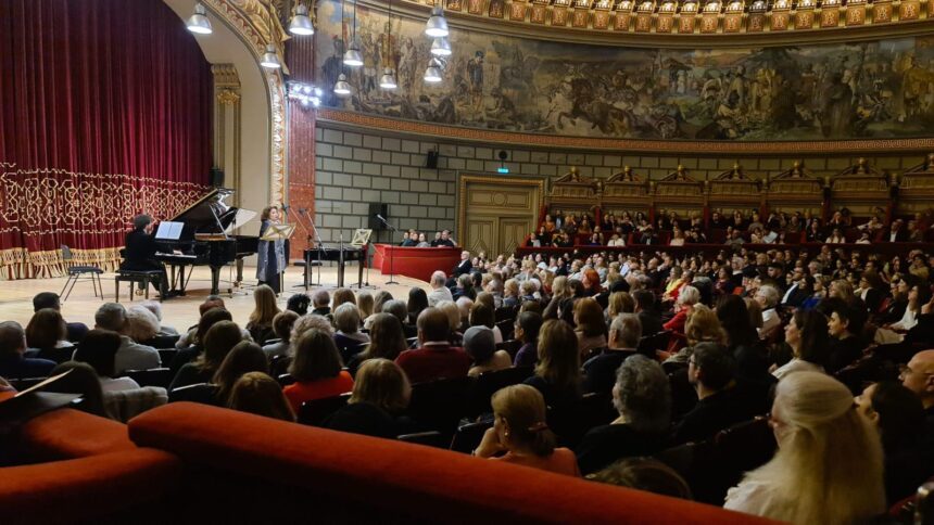 soprana leontina vaduva si pianistul catalin raducanu in turneul national bella voce bella musica la bucuresti iasi deva si brasov din 3 februarie 679eee5bd1c82