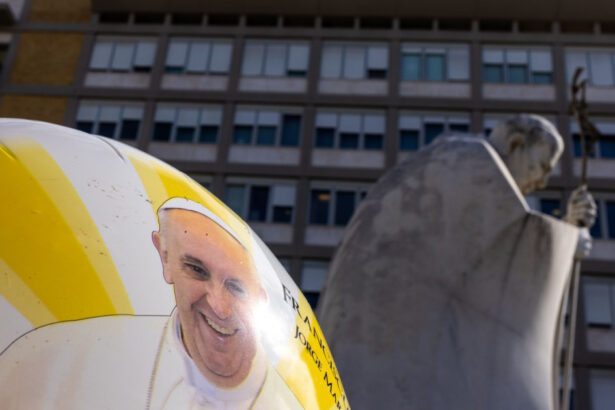 starea de sanatate a papei francisc se amelioreaza usor este a 13 a zi de spitalizare a suveranului pontif 67bf7b2a96e59