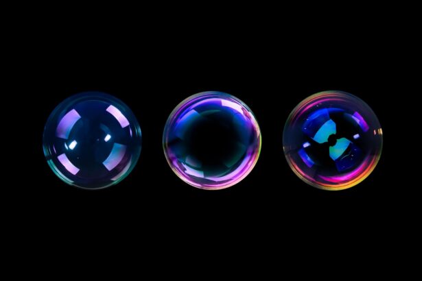 studentii englezi au stabilit un nou record mondial de levitare a unui balon de sapun 67b39f72bf3a6