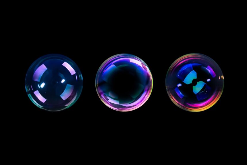 studentii englezi au stabilit un nou record mondial de levitare a unui balon de sapun 67b39f72bf3a6