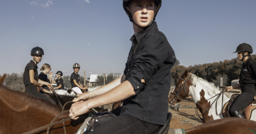 sud africanii albi resping propunerea lui trump de a fi relocati in sua pe post de refugiati de ce sa plecam 67a8e3d61ed20