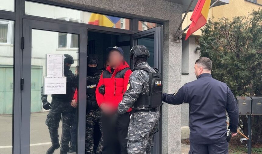 surse politist de la transporturi din navodari retinut in dosarul sacalului azi va fi dus la arestare 67add70cb06b8