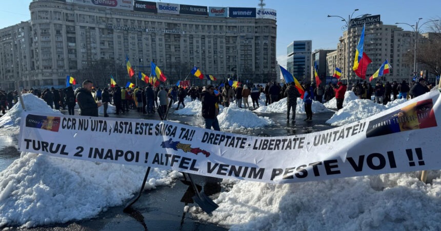 sustinatorii aur si cei ai lui calin georgescu protesteaza in bucuresti si strang semnaturi pentru candidatul prorus 67b99099dbc2a