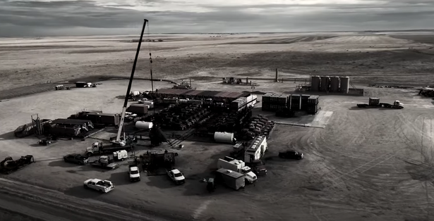 ultima ora fotovideo romania e in vizorul unui petrolist american finantator al partidului lui trump care extrage gaze de sist prin fracturare hidraulica in ungaria cu mvm 67ad3c52b8e87