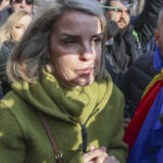 unul dintre bodyguarzii cristelei georgescu prins cu o arma de foc neletala la protestul din fata parchetului general 67bf518ec6244