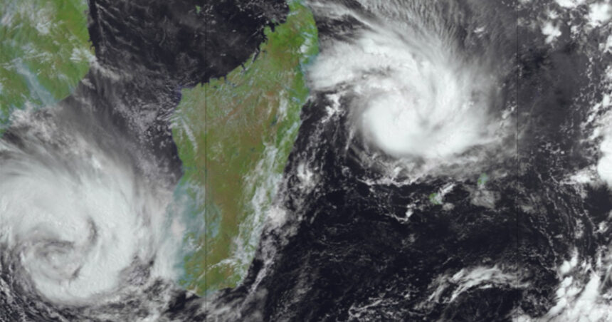 valuri de opt metri si rafale de 200 km h alerta maxima pe o insula franceza un ciclon va lovi regiunea asteptam un impact direct 67c191c5b8c94