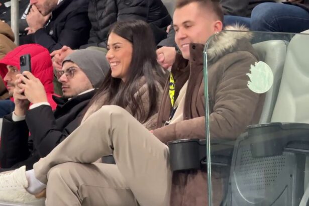 video aparitie surprinzatoare pe cluj arena la u rapid sorana cirstea alaturi de directorul transylvania open 679e65c535a3b