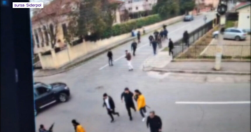 video bataie pe o strada din ialomita peste 25 de persoane au fost implicate doi oameni au murit iar trei au ajuns la spital 67a7c7553534f