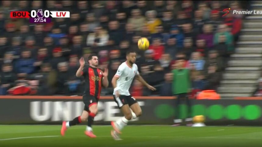 video campionatul asta e o gluma reactii vehemente dupa penalty ul caraghios primit de liverpool 679e57d2100fe