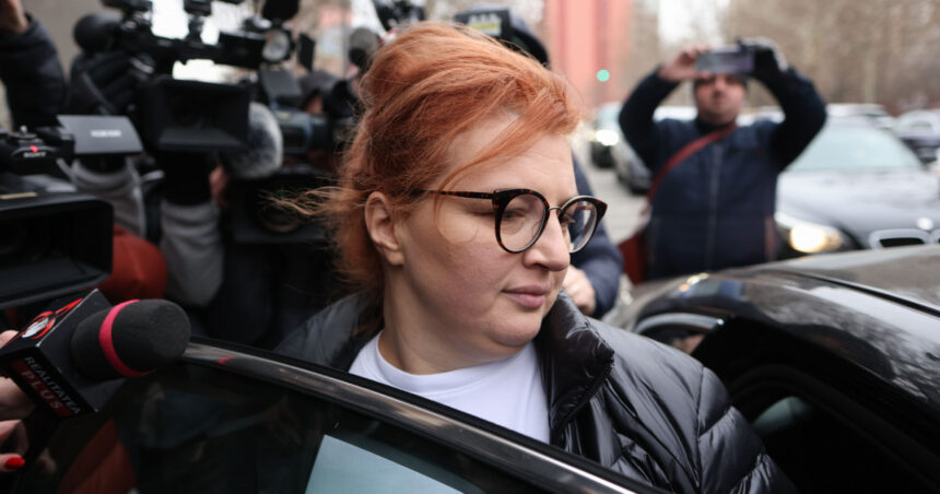 video cum ar fi protejat ioana basescu gruparea nordis martor m a pus sa semnez sa nu fac remarci negative la adresa companiei 67a7847678f10