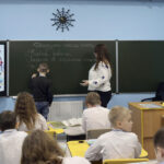 video cum sunt indoctrinati elevii rusi sa si dea viata in razboi putin razboaiele nu sunt castigate de comandanti ci de profesori 67a9bdd34a7b5