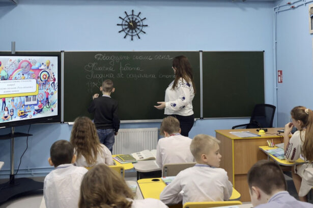 video cum sunt indoctrinati elevii rusi sa si dea viata in razboi putin razboaiele nu sunt castigate de comandanti ci de profesori 67a9bdd34a7b5