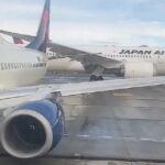 video doua avioane s au acrosat pe pista aeroportului din seattle spre spaima pasagerilor 67a5aeb4ea711