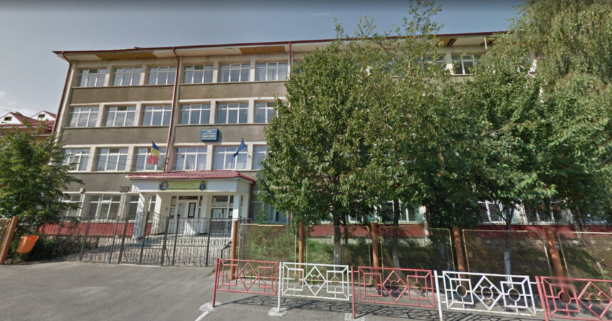 video elevii unui liceu din targu neamt supravegheati audio video inclusiv in toalete directorul avea acces pe telefon la imagini 67a617189b4a7