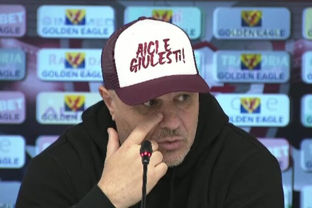 video exclusiv sumudica a aruncat un capitan din giulesti in gura suporterilor daca nu semnezi nu te mai bag 67a9f9aba0ed4
