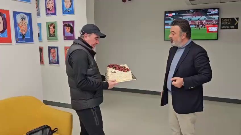 video gica hagi primit cu bratele deschise pe arc pentru cei care au facut din sport o arta 67af82566b196