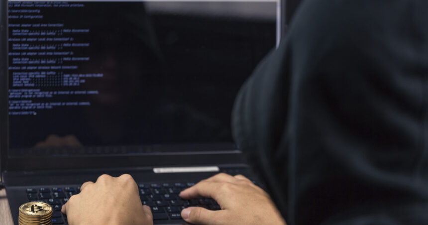 Hackerul care a vizat NATO, ONU și armata SUA, arestat după zeci de atacuri cibernetice; se suspectează că a vândut datele pe internet. 1 video hackerul care a vizat nato onu si armata sua arestat dupa zeci de atacuri cibernetice el ar fi vandut datele pe internet 67a470c20a926