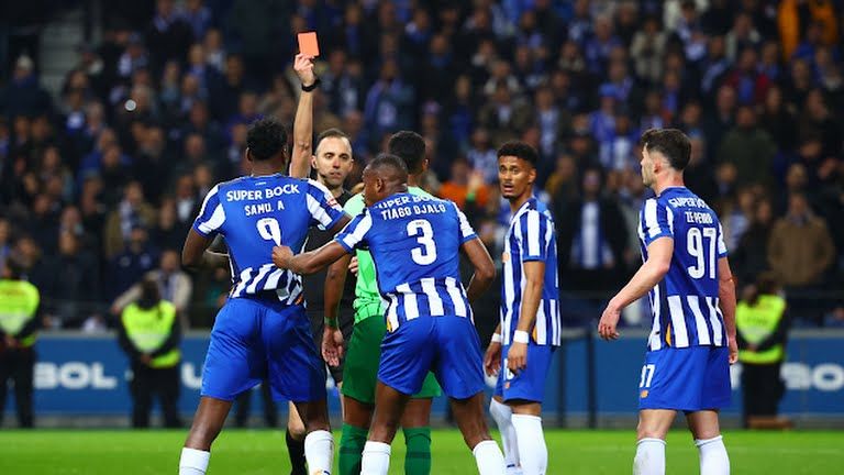 video haos total in derby ul porto sporting gol cu var in 904 pentru unii cartonase rosii in 907 si 908 pentru altii 67a73a9fc2564